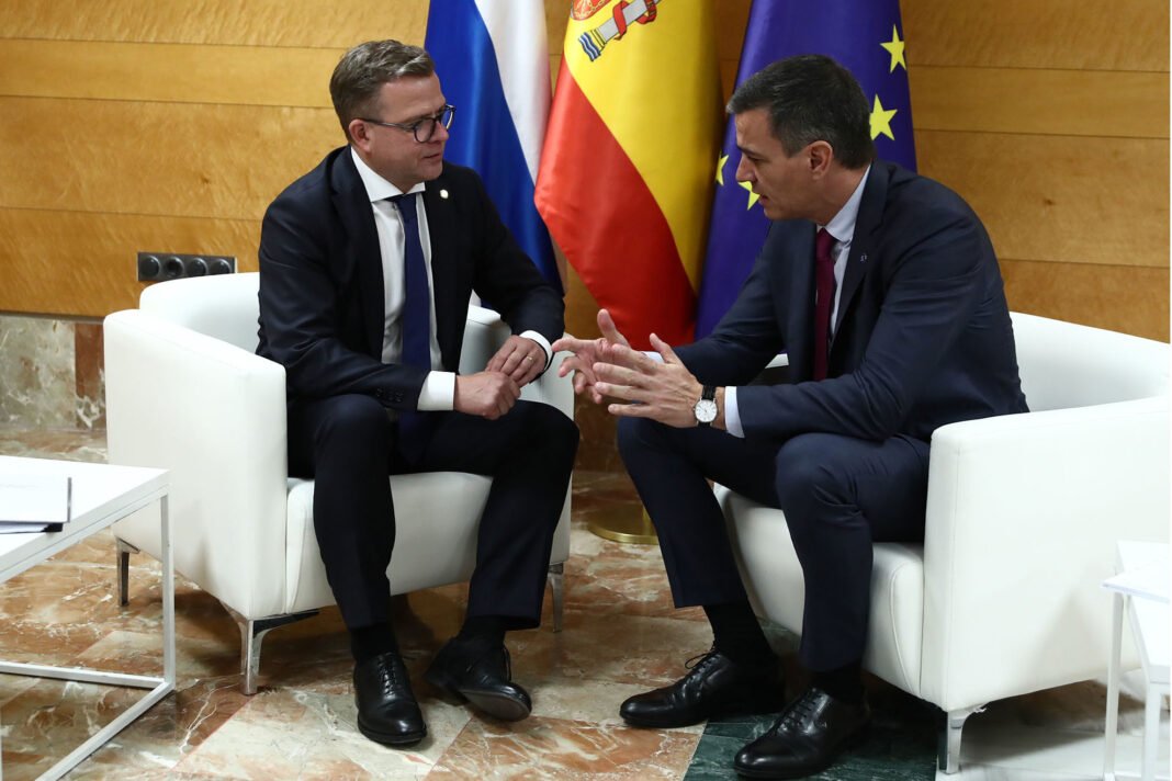 Petteri Orpo y Pedro Sanchez