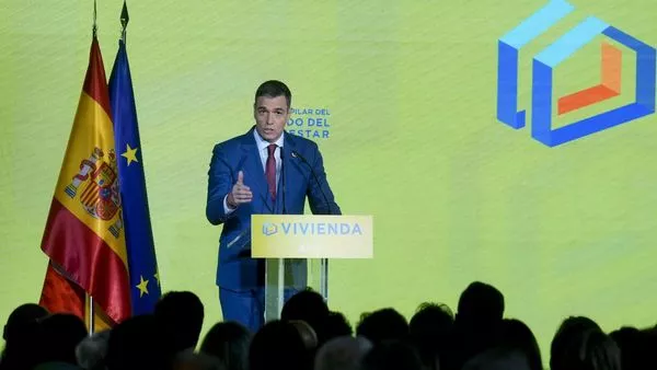 Conferencia sobre vivienda, España, bandera y logotipo.